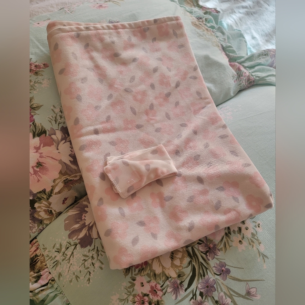 True Baby Floral Car Seat Cover - Picture 7 of 10